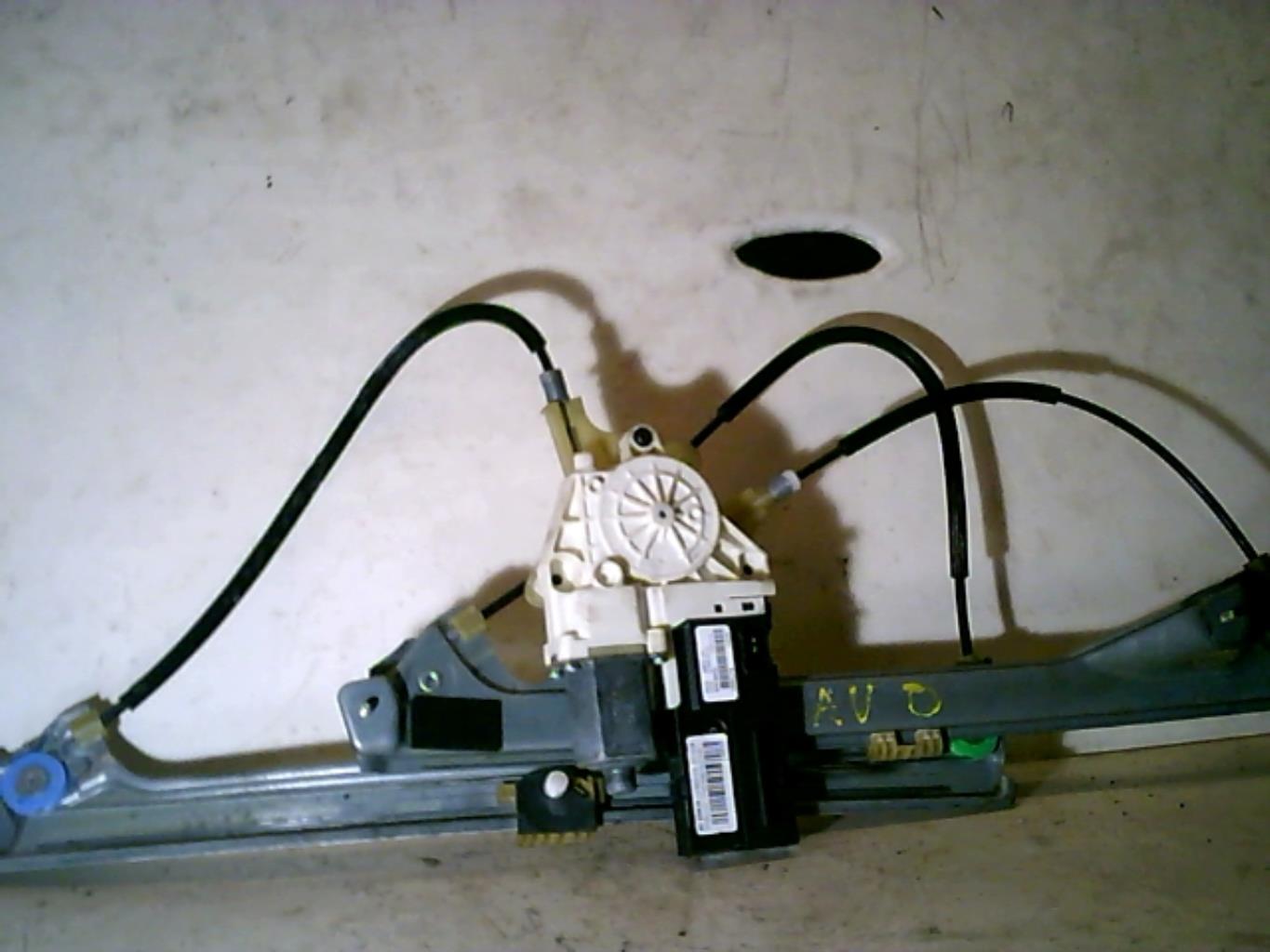 Leve vitre electrique avant droit