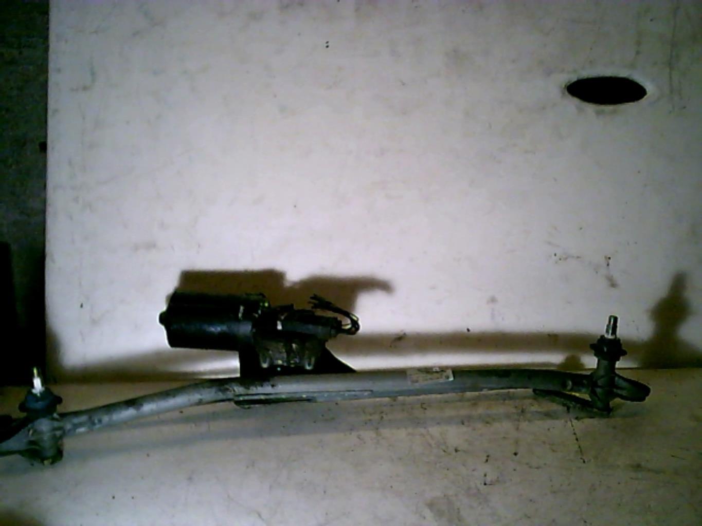Moteur essuie glace avant