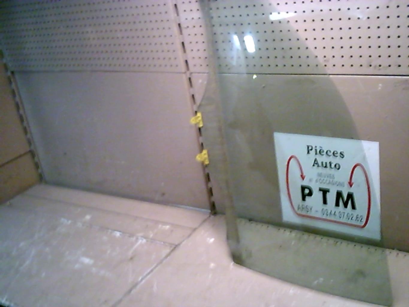 Vitre avant gauche