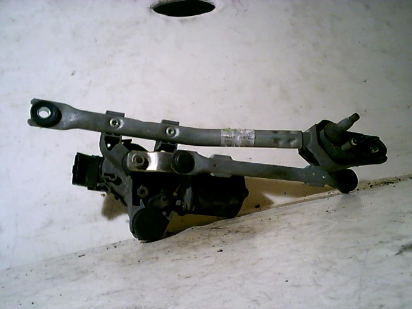 Moteur essuie glace avant