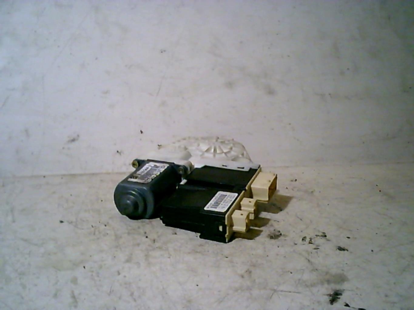 Moteur leve vitre avant droit