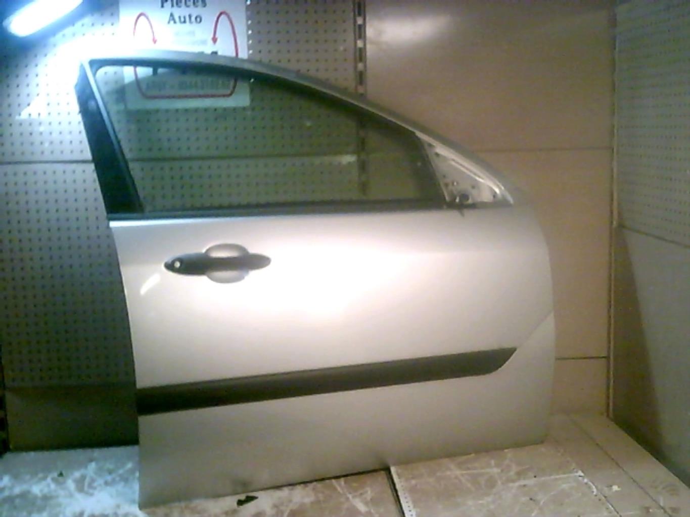 Porte avant droit