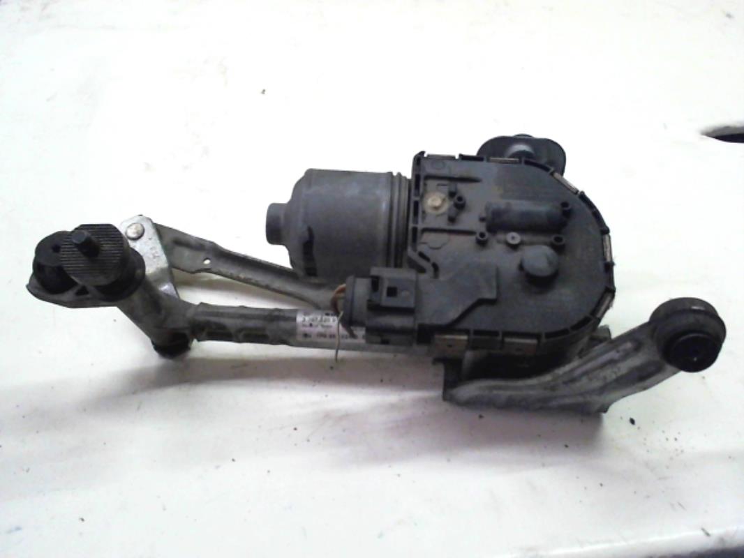 Moteur essuie glace avant droit