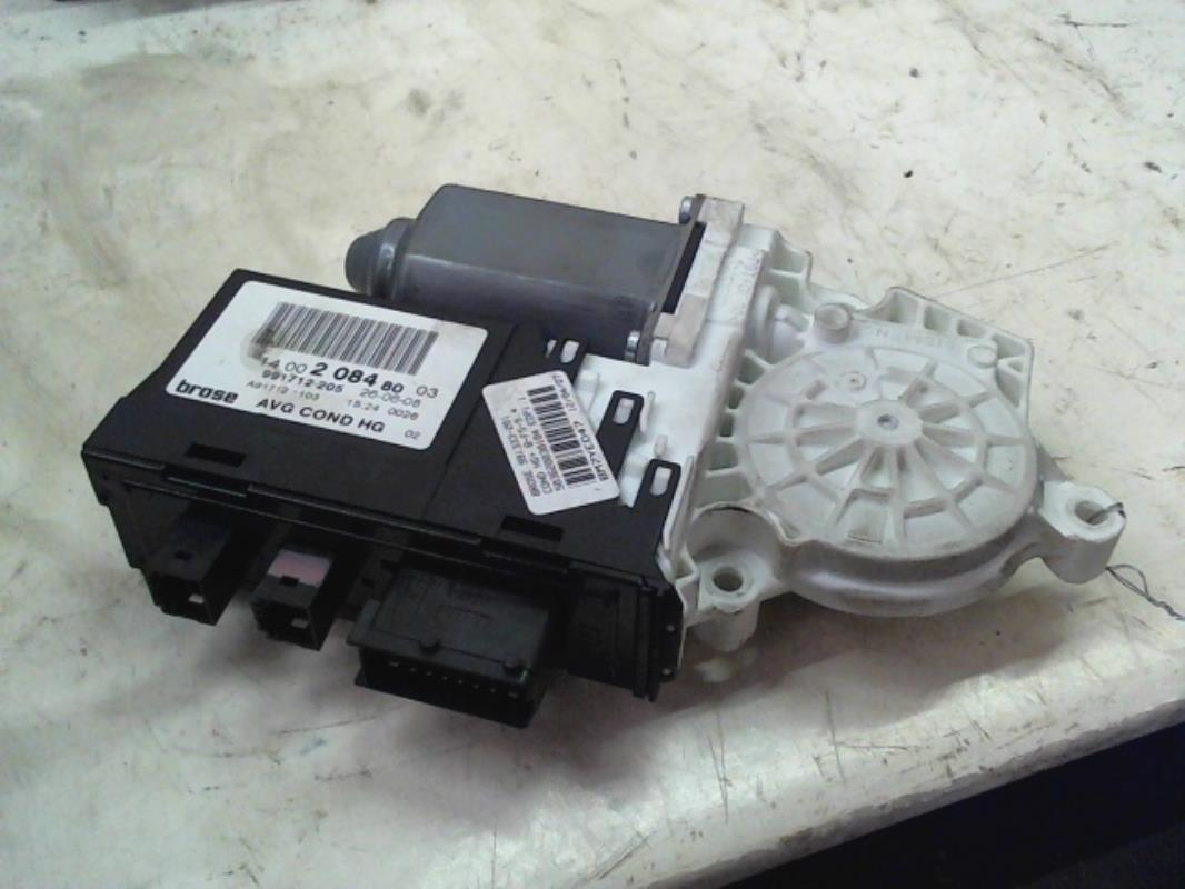 Moteur leve vitre avant gauche