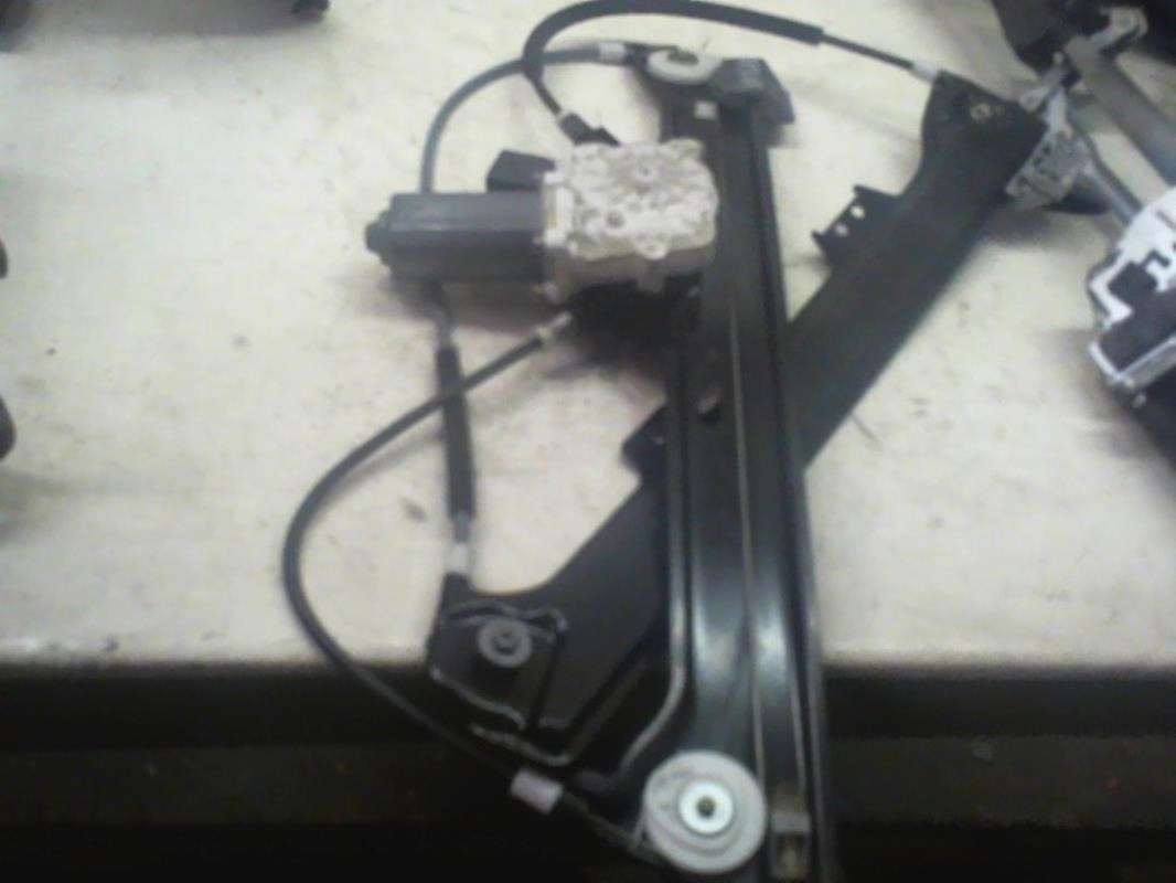 Leve vitre electrique avant droit