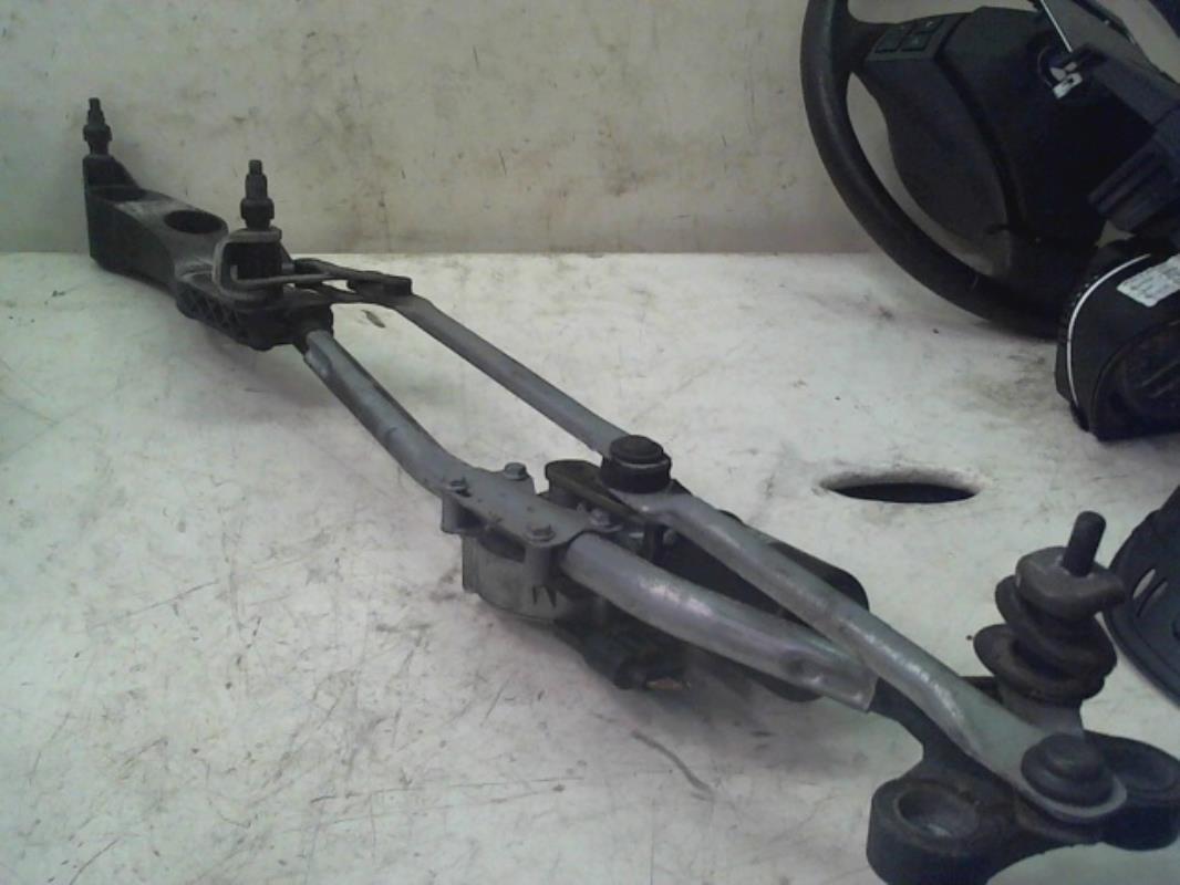 Moteur essuie glace avant