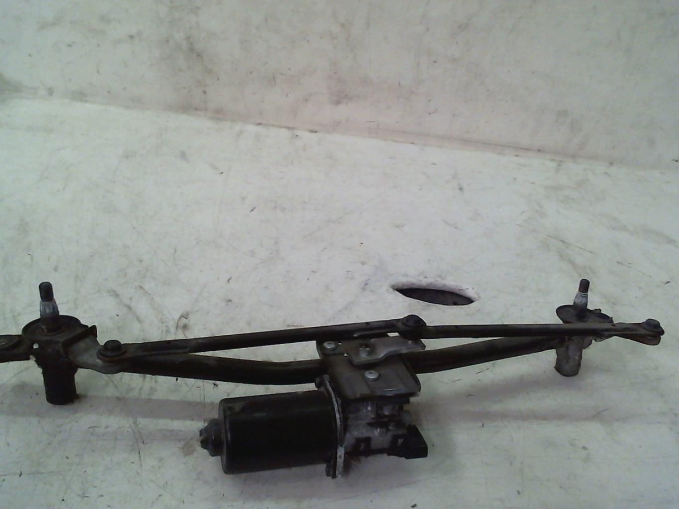Moteur essuie glace avant