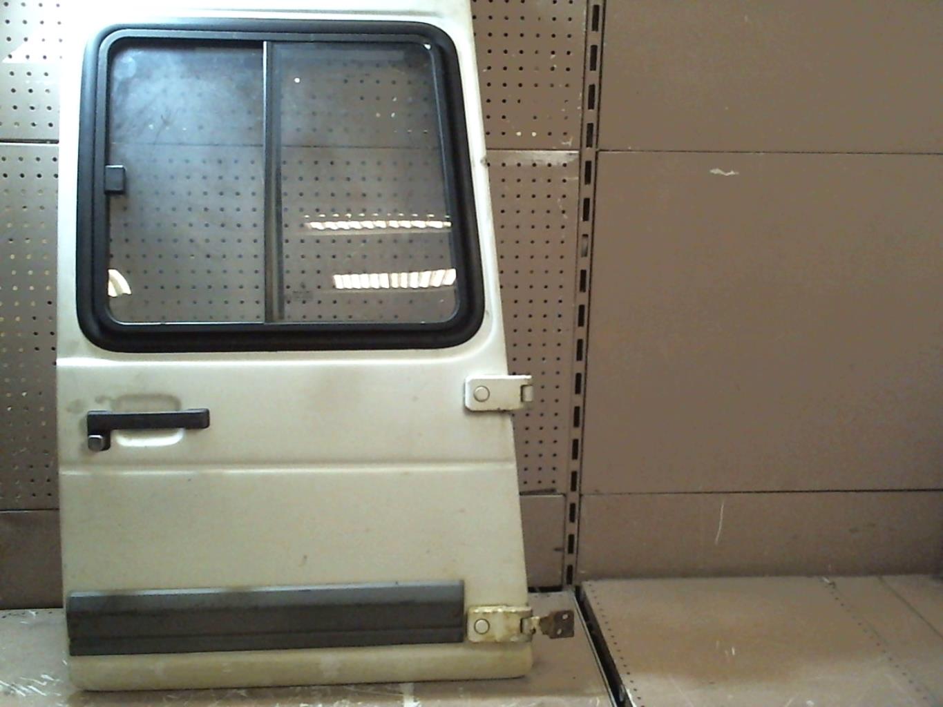 Porte laterale droit