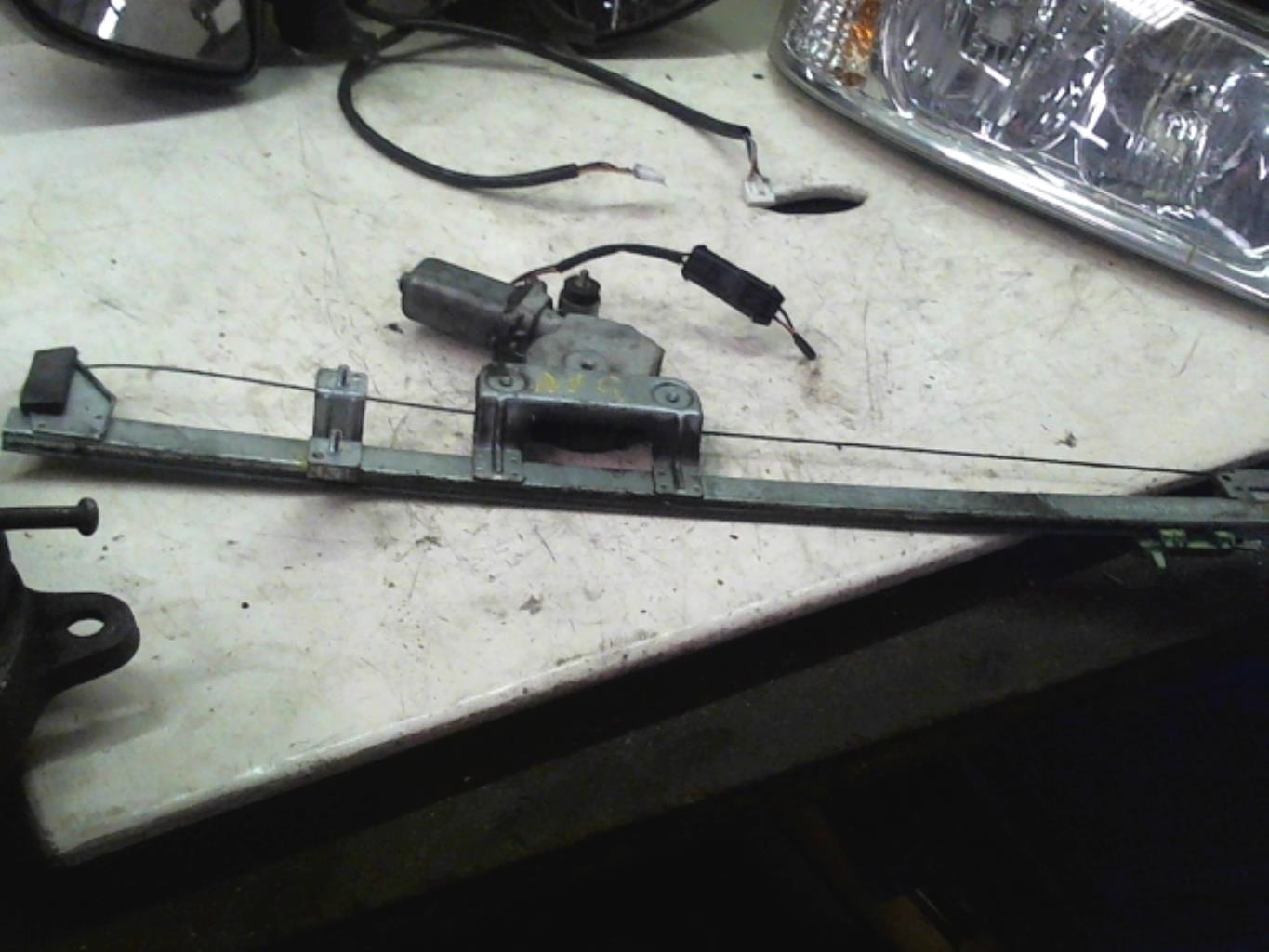 Leve vitre electrique avant gauche