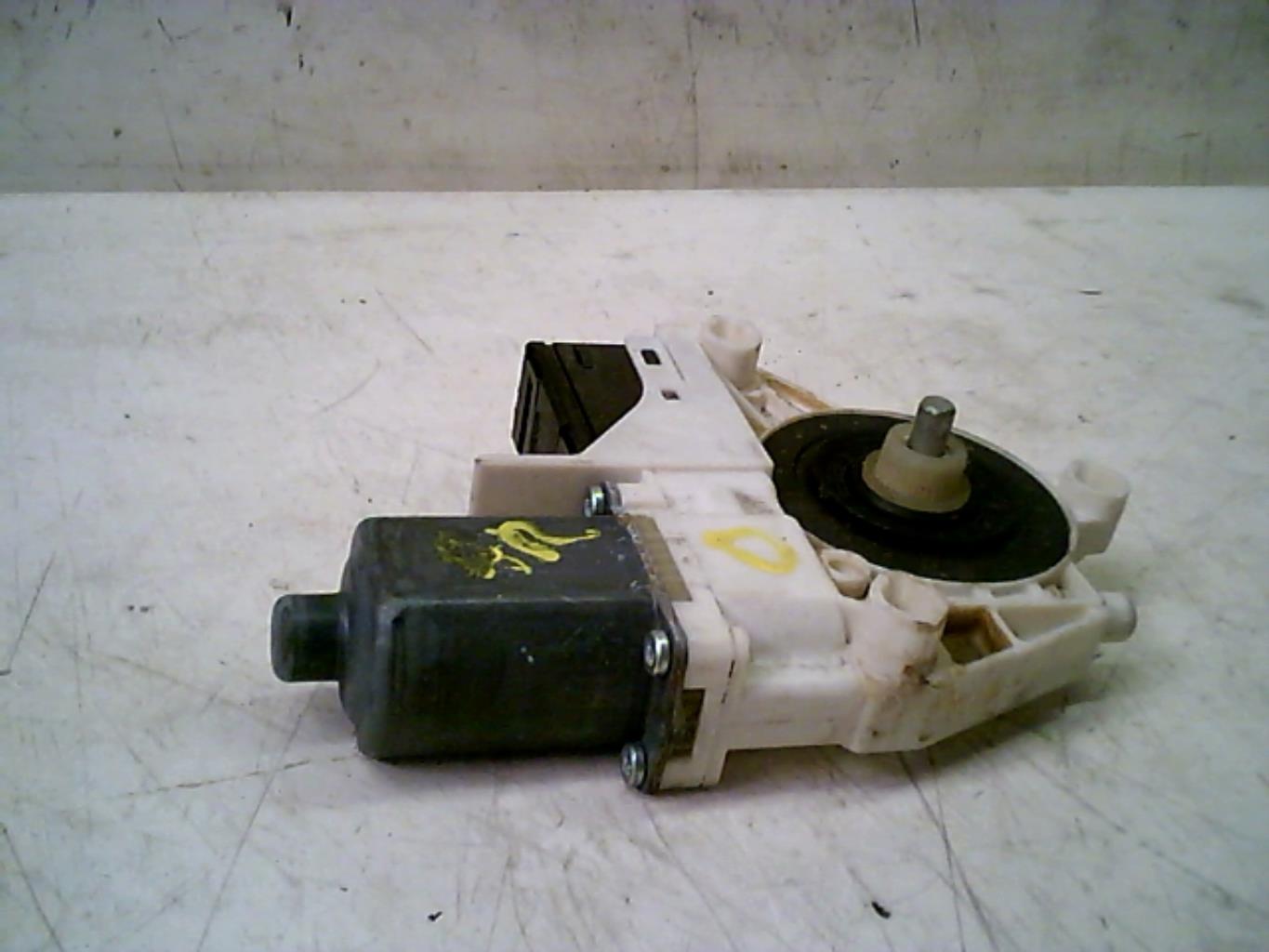 Moteur leve vitre arriere droit