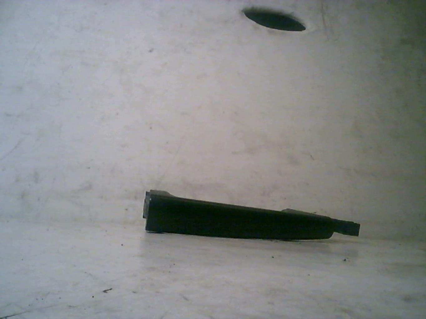 Poignee porte avant gauche