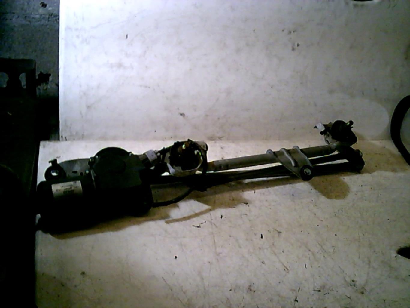 Moteur essuie glace avant