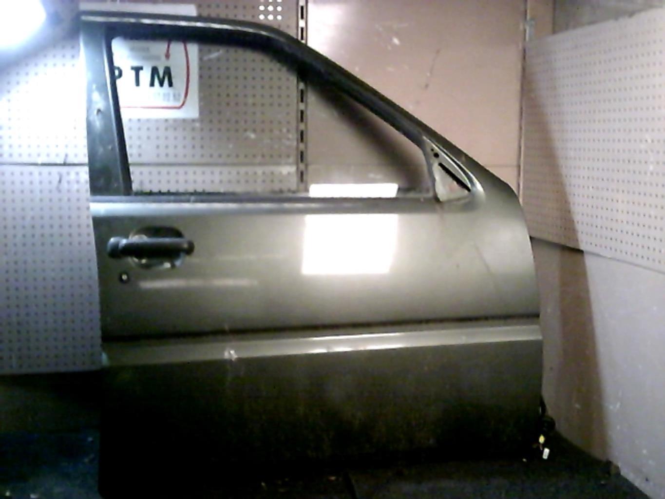 Porte avant droit