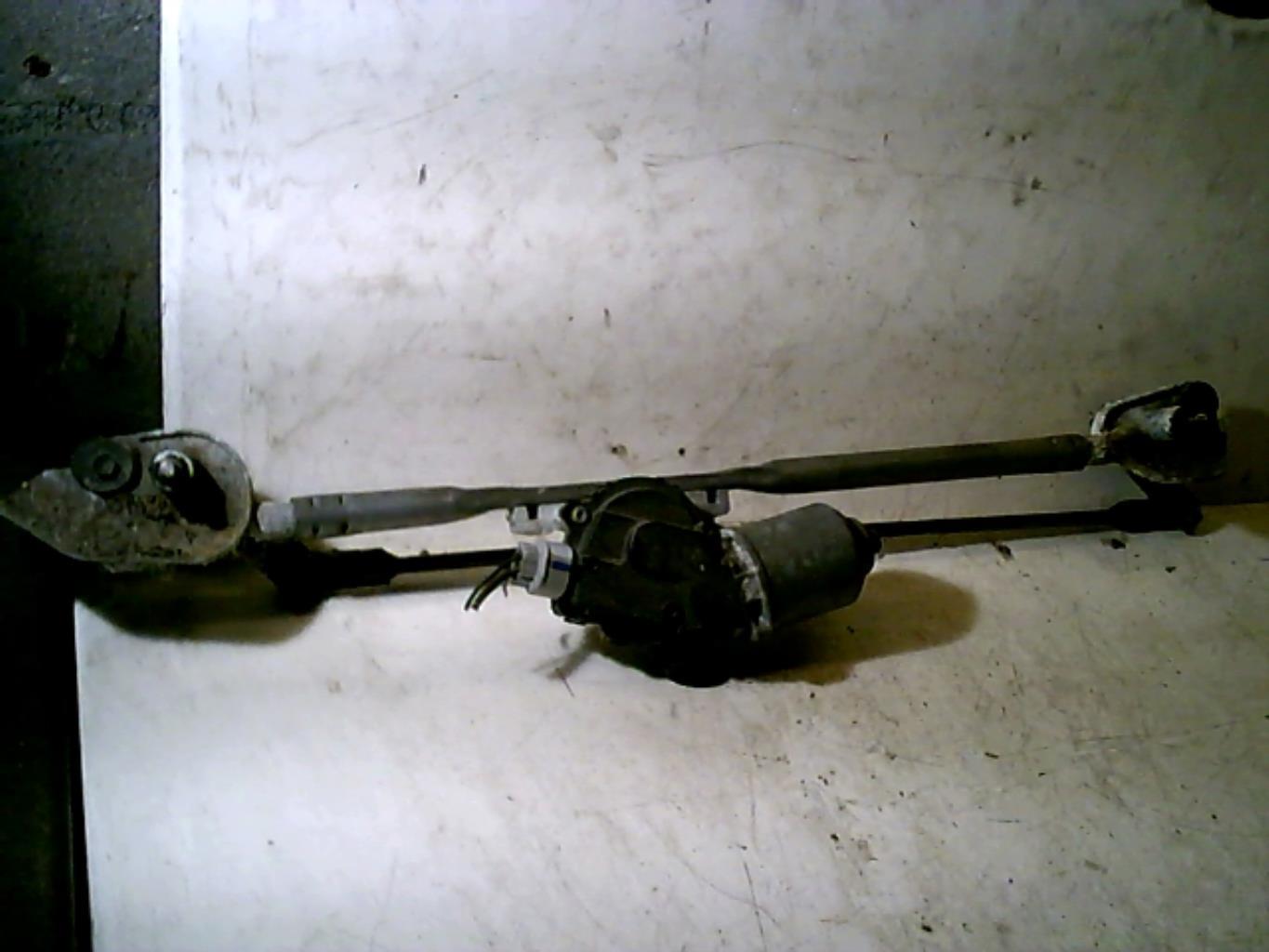 Moteur essuie glace avant