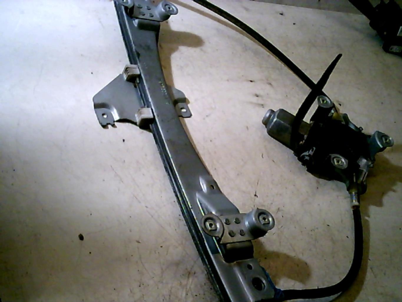 Leve vitre electrique avant droit