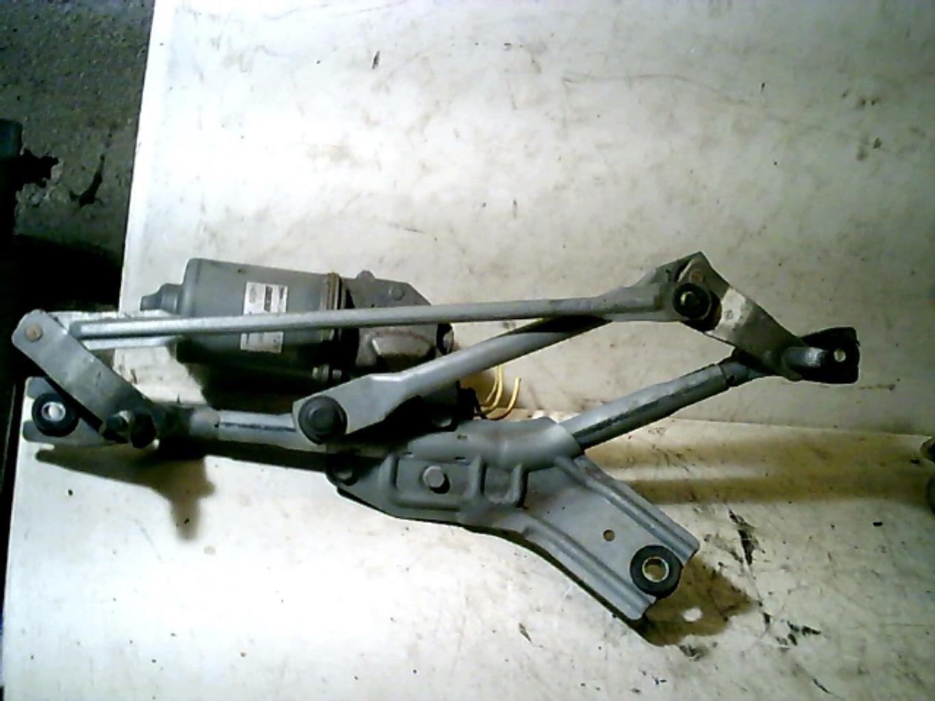 Moteur essuie glace avant