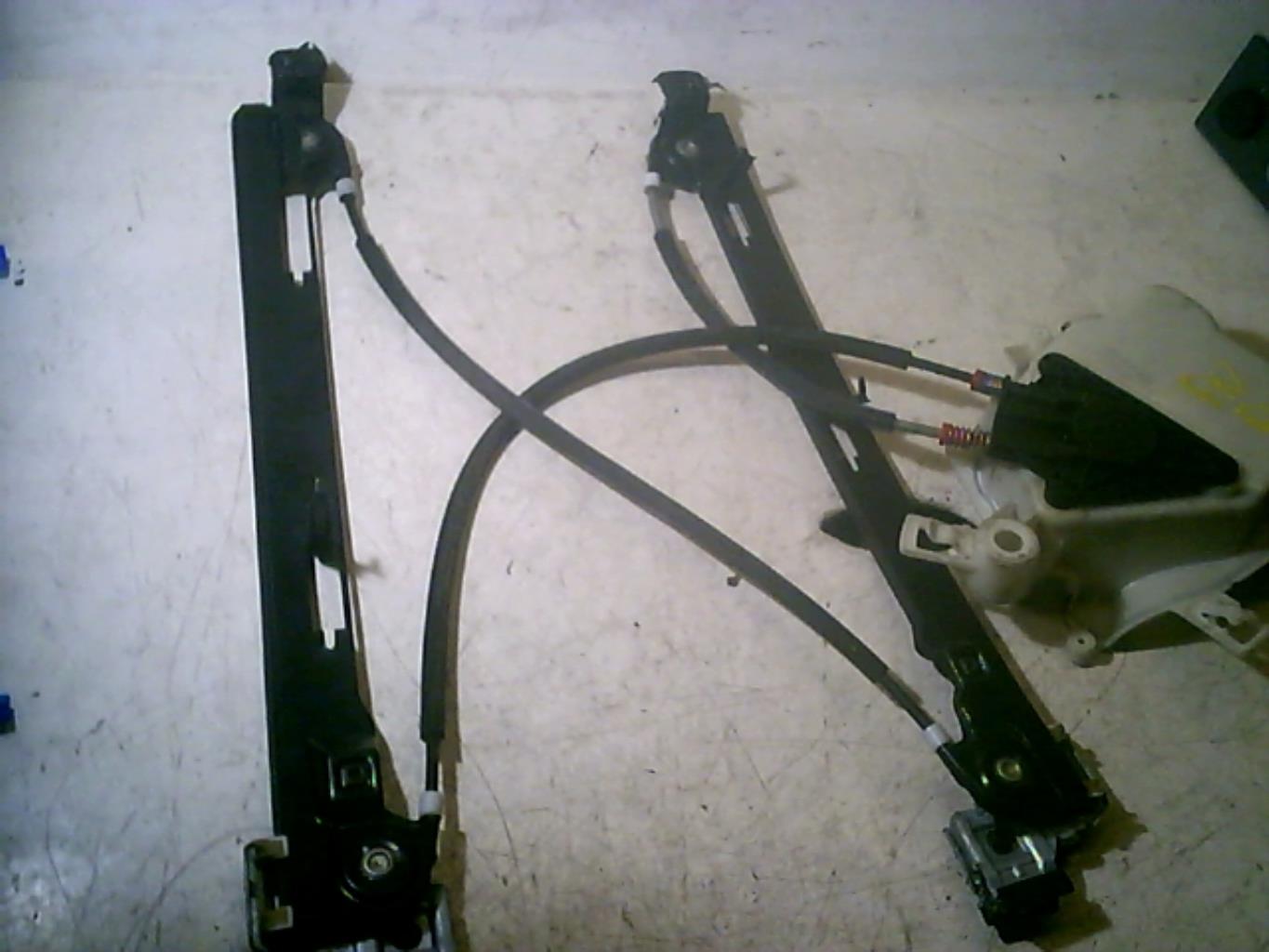 Leve vitre electrique avant droit