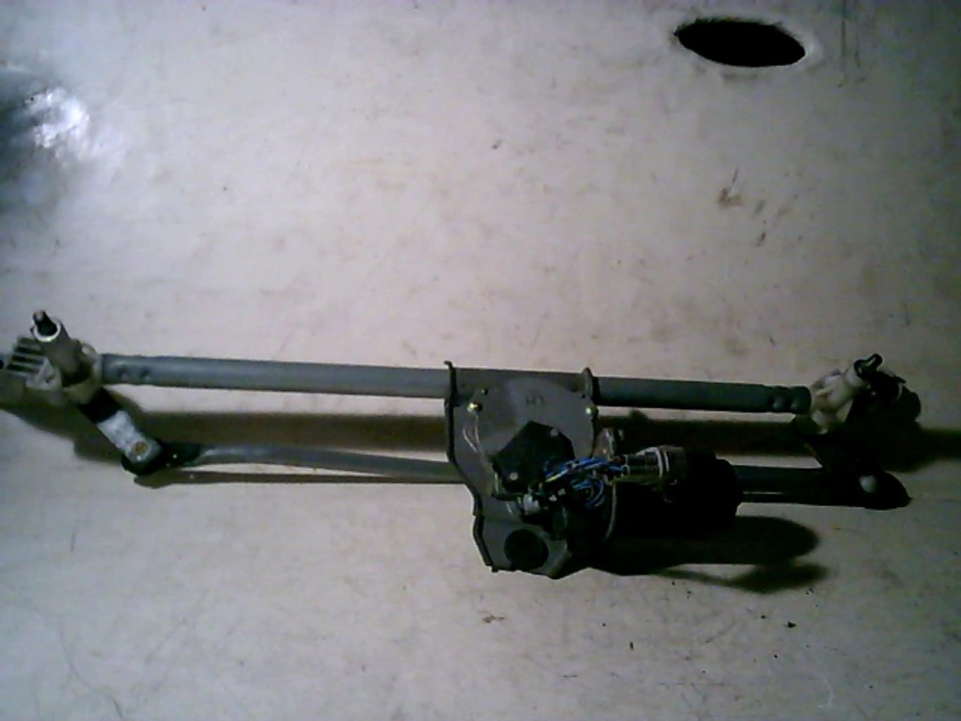 Moteur essuie glace avant