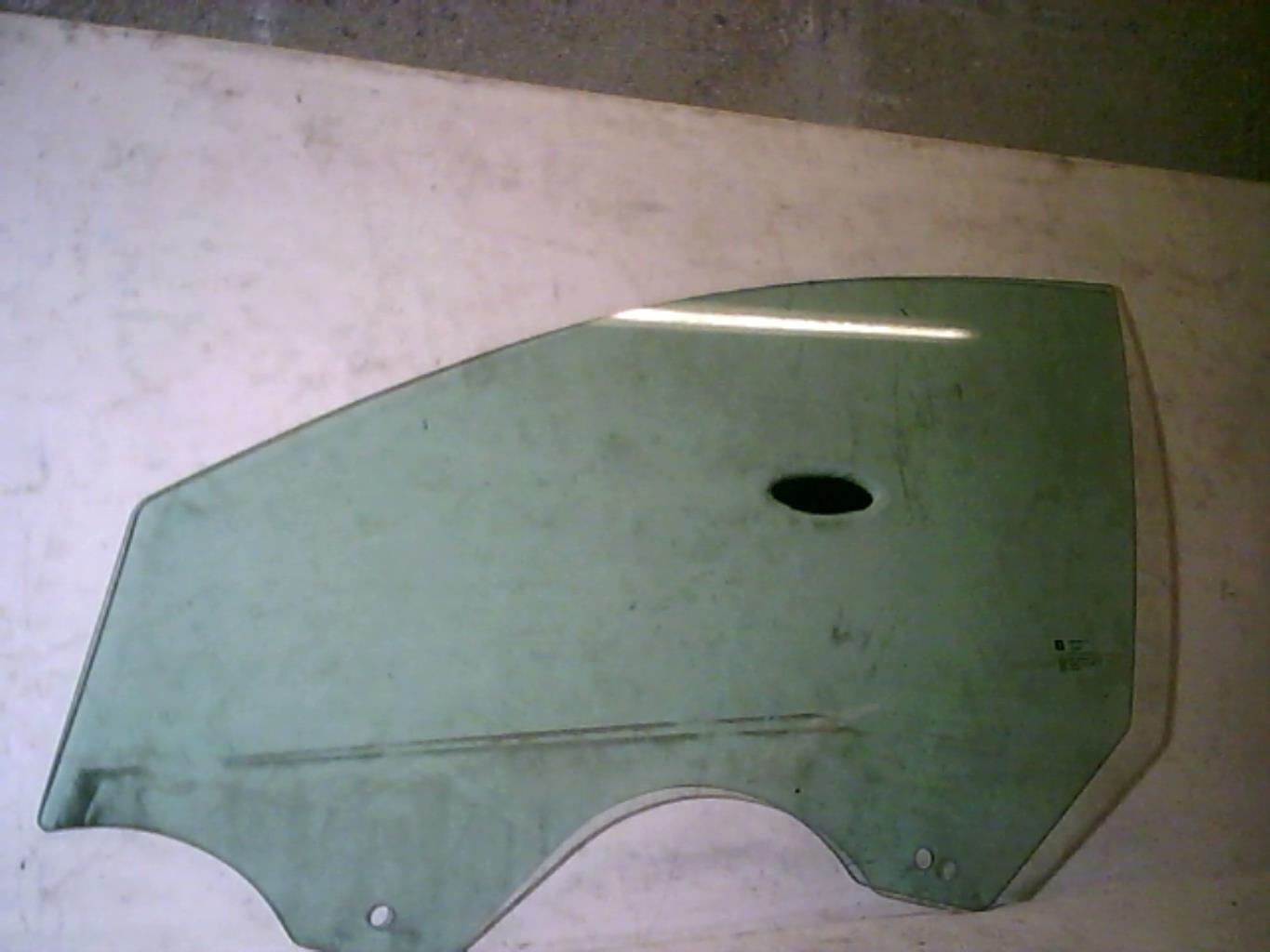 Vitre avant gauche
