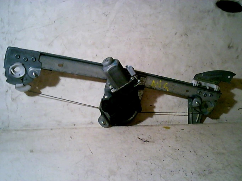 Leve vitre electrique avant gauche