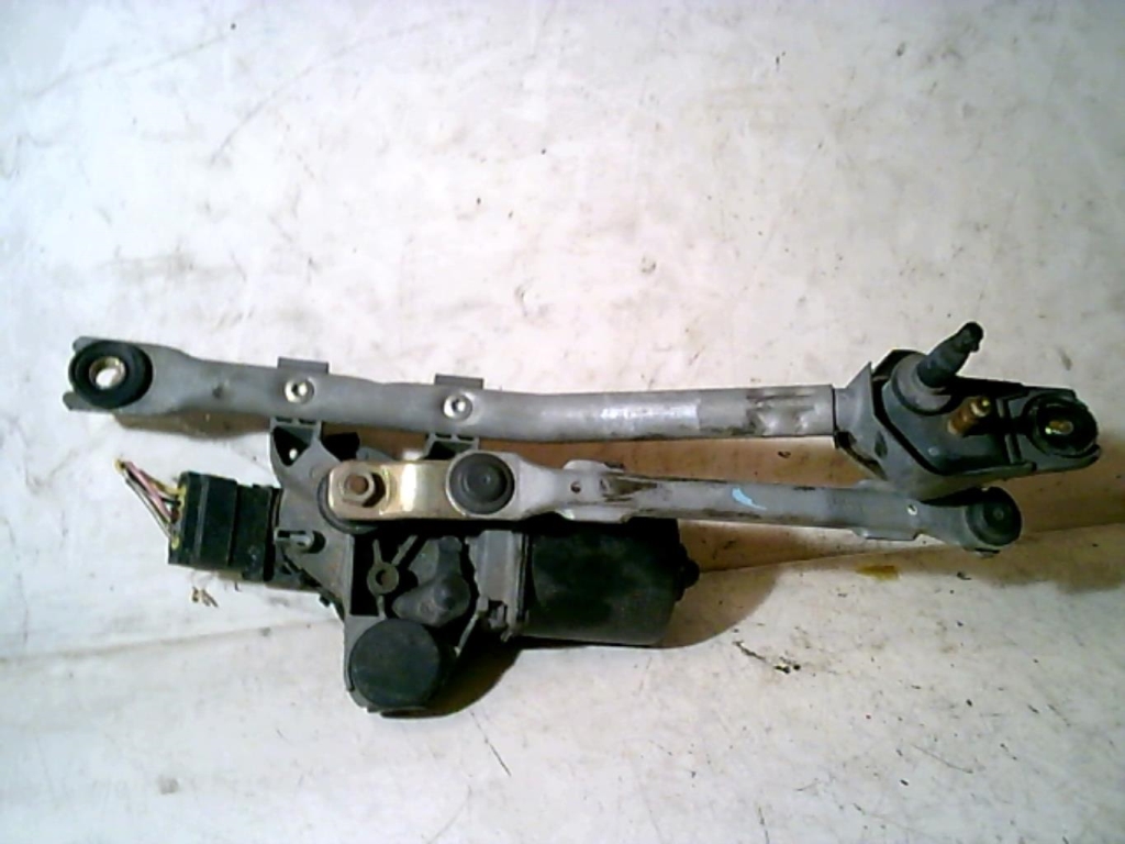 Moteur essuie glace avant
