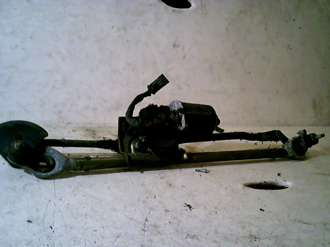 Moteur essuie glace avant