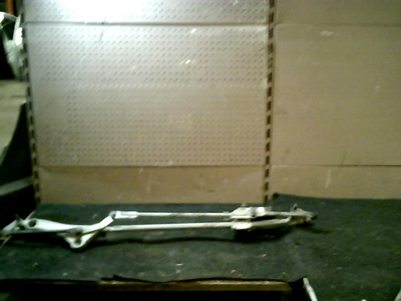 Moteur essuie glace avant