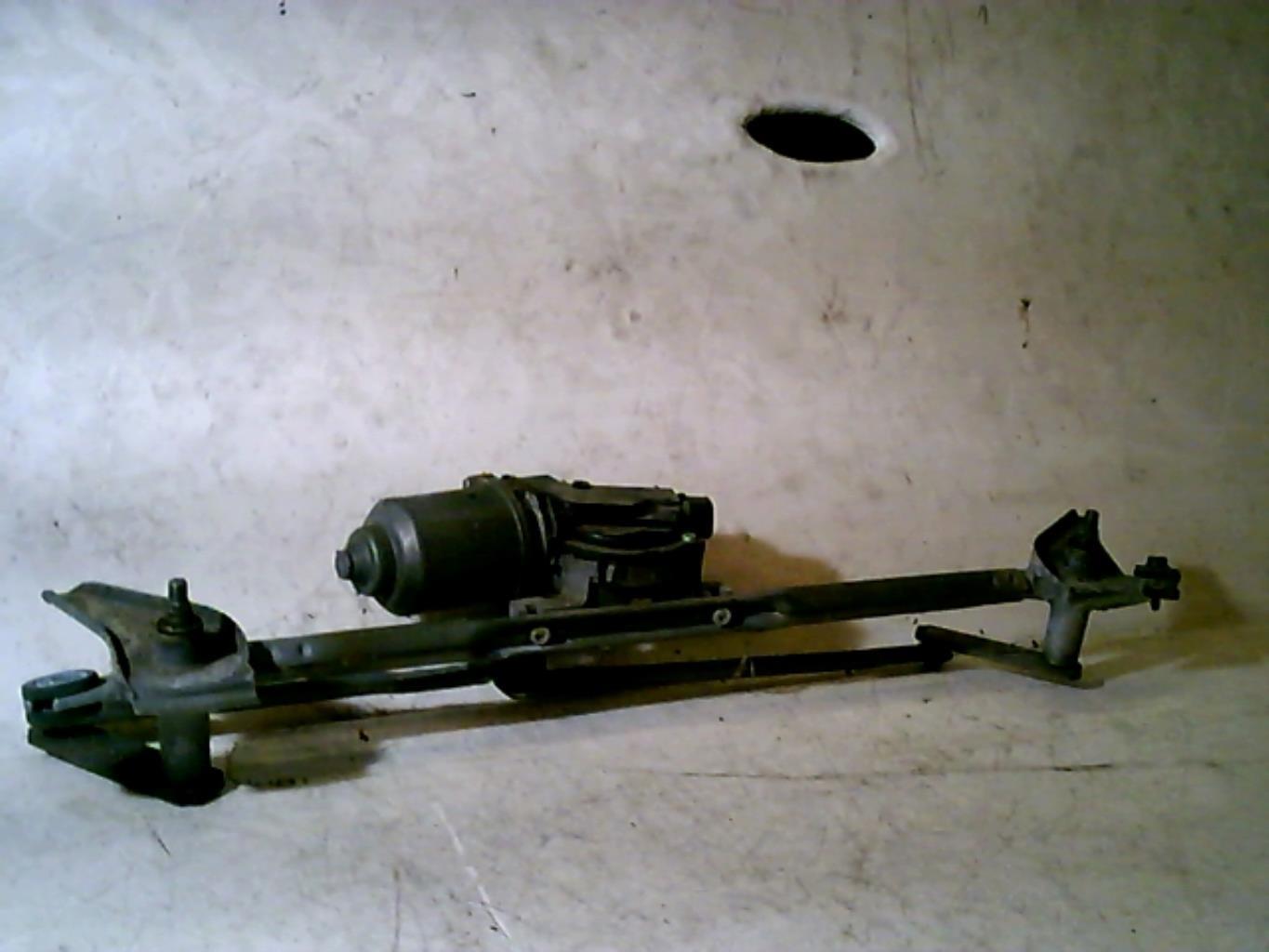 Moteur essuie glace avant