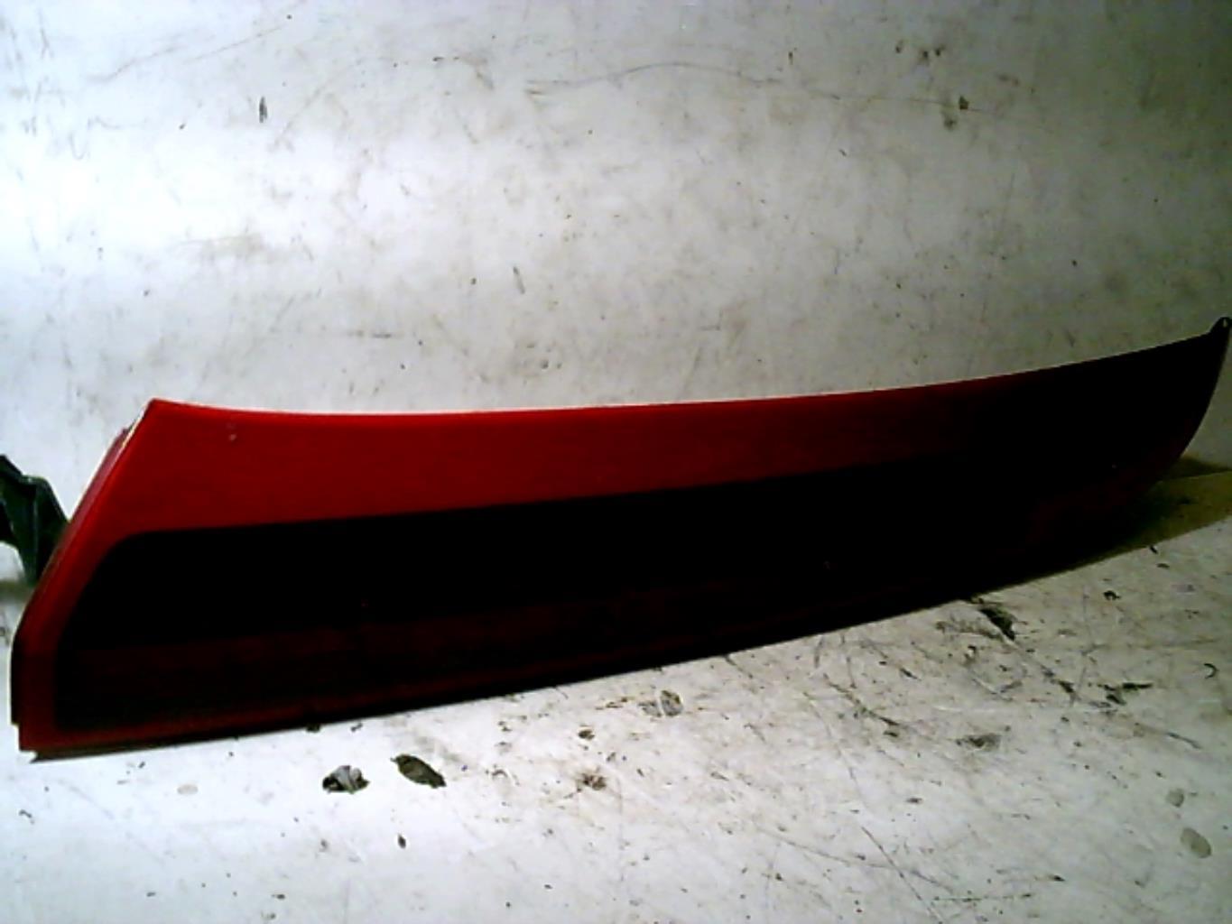 Feu arriere secondaire gauche (feux)