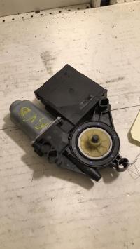 Moteur leve vitre avant droit
