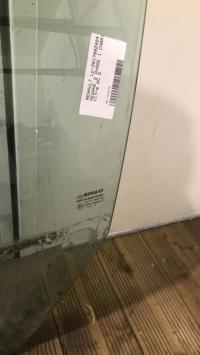 Vitre avant gauche