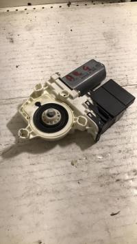 Moteur leve vitre arriere gauche
