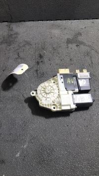 Moteur leve vitre avant droit