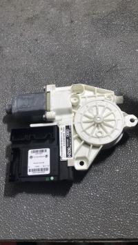 Moteur leve vitre avant droit