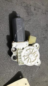 Moteur leve vitre avant droit