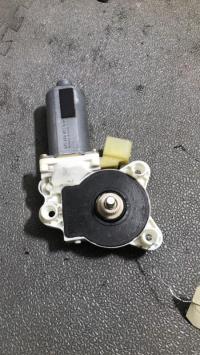 Moteur leve vitre avant gauche