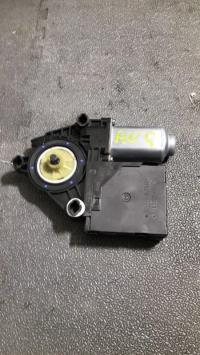 Moteur leve vitre avant gauche