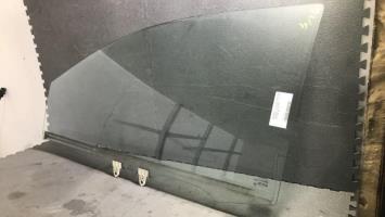 Vitre avant gauche
