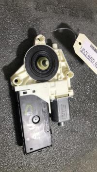 Moteur leve vitre avant droit