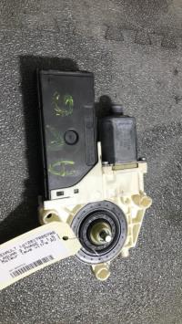 Moteur leve vitre avant gauche