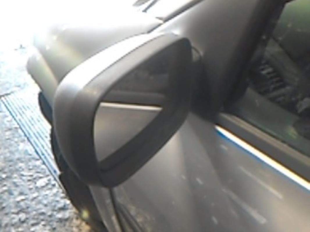 Retrovisor izquierdo