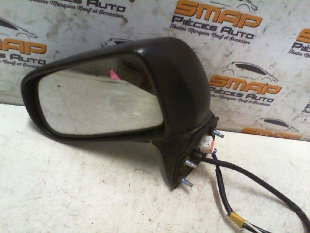 Retrovisor izquierdo