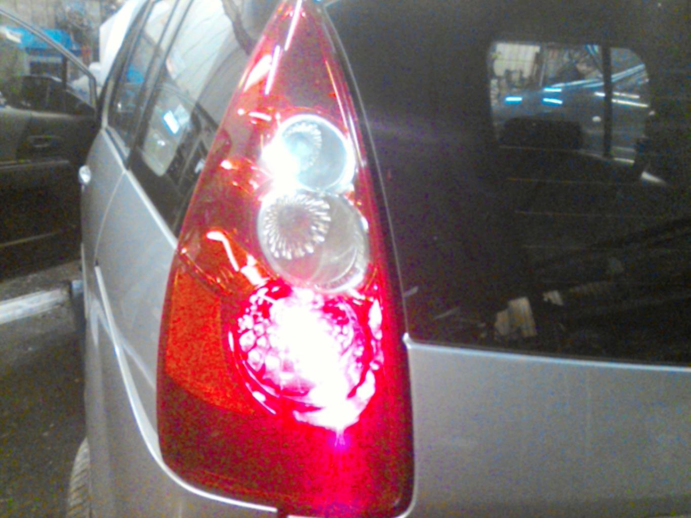 Fanale posteriore principale sinistro (luci)