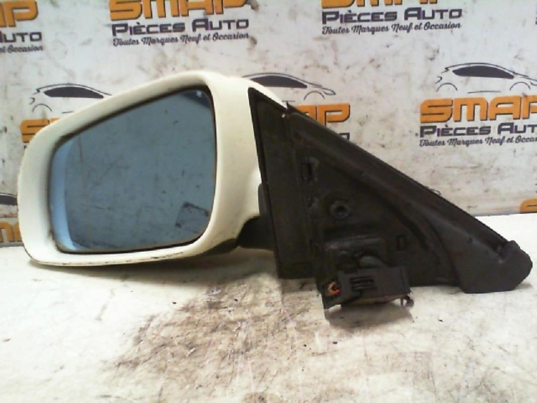 Retrovisor izquierdo