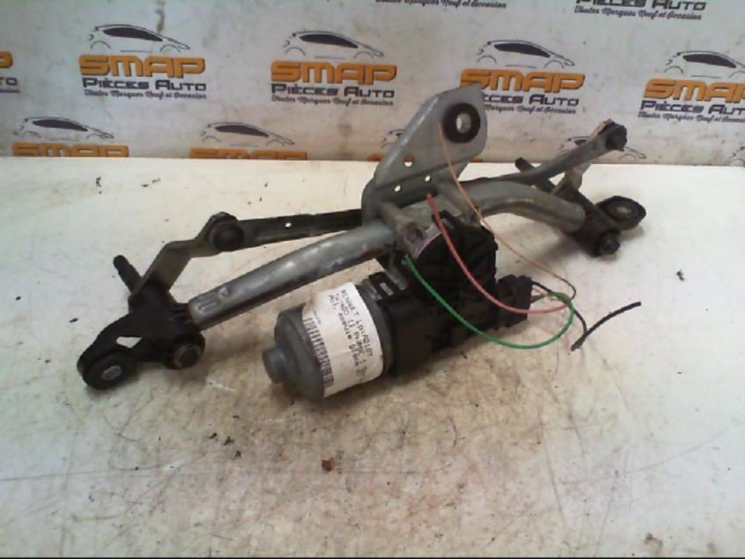 Motor de limpiaparabrisas delantero
