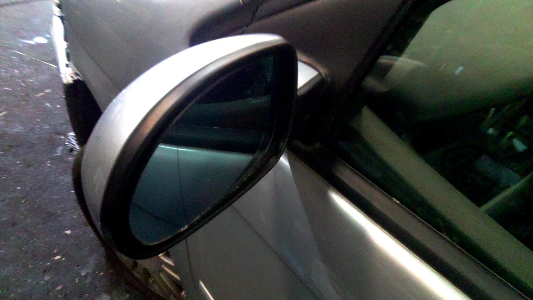 Specchietto retrovisore sinistro