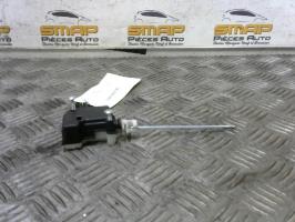 Attuatore chiavistello sportello carburante