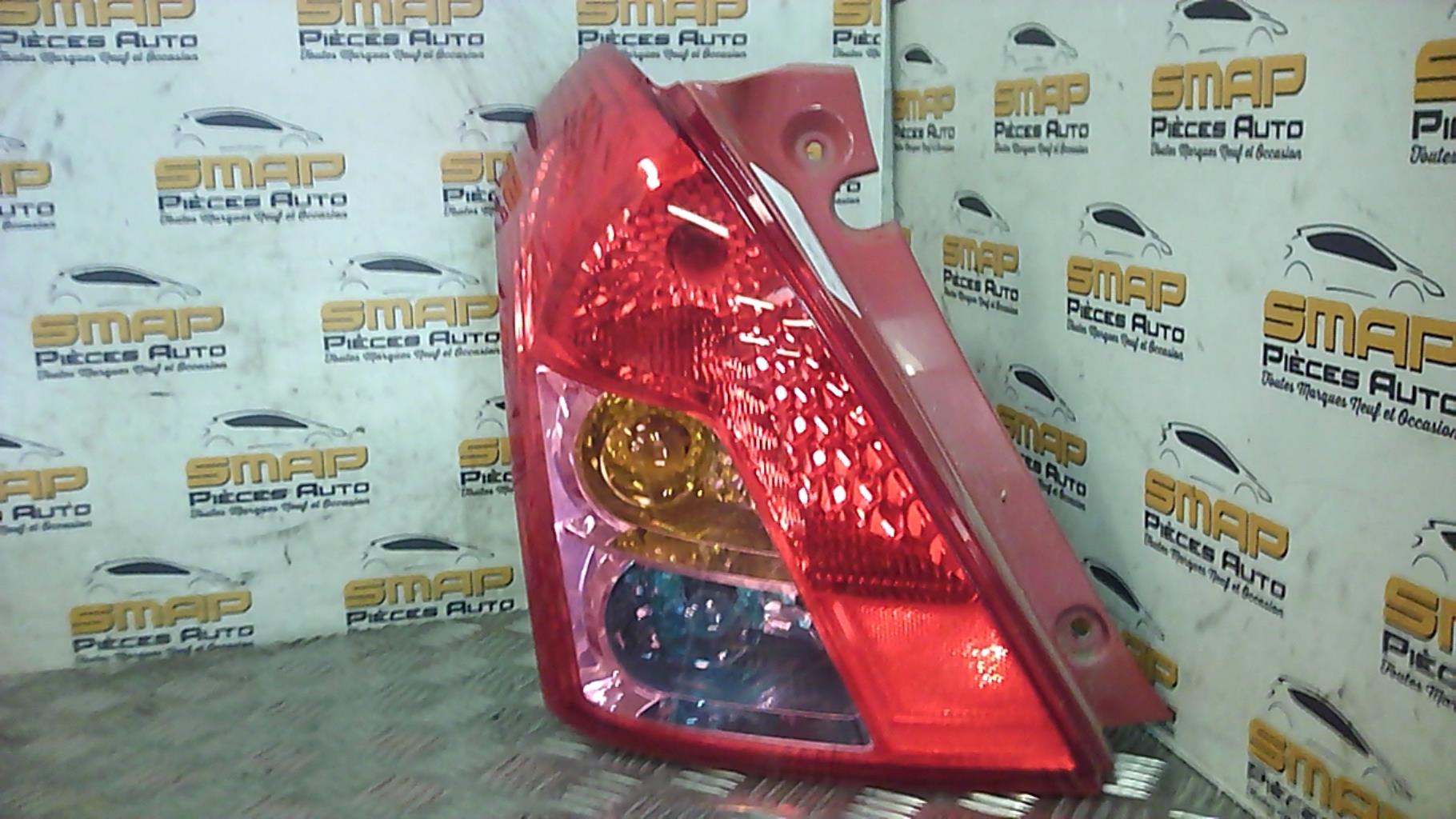 Fanale posteriore principale sinistro (luci)