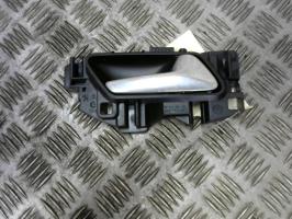 Poignee interieur avant droit
