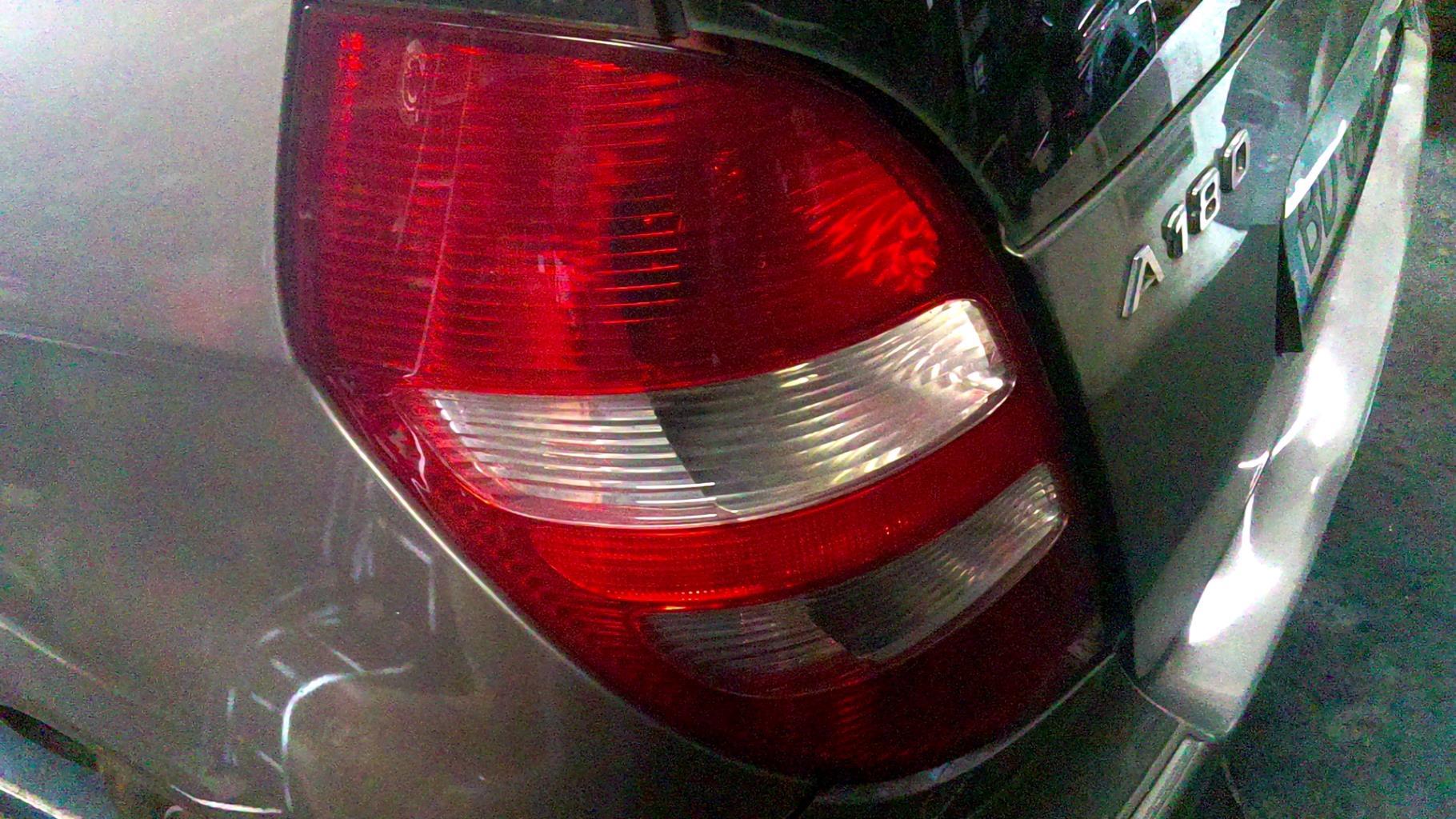 Fanale posteriore principale sinistro (luci)